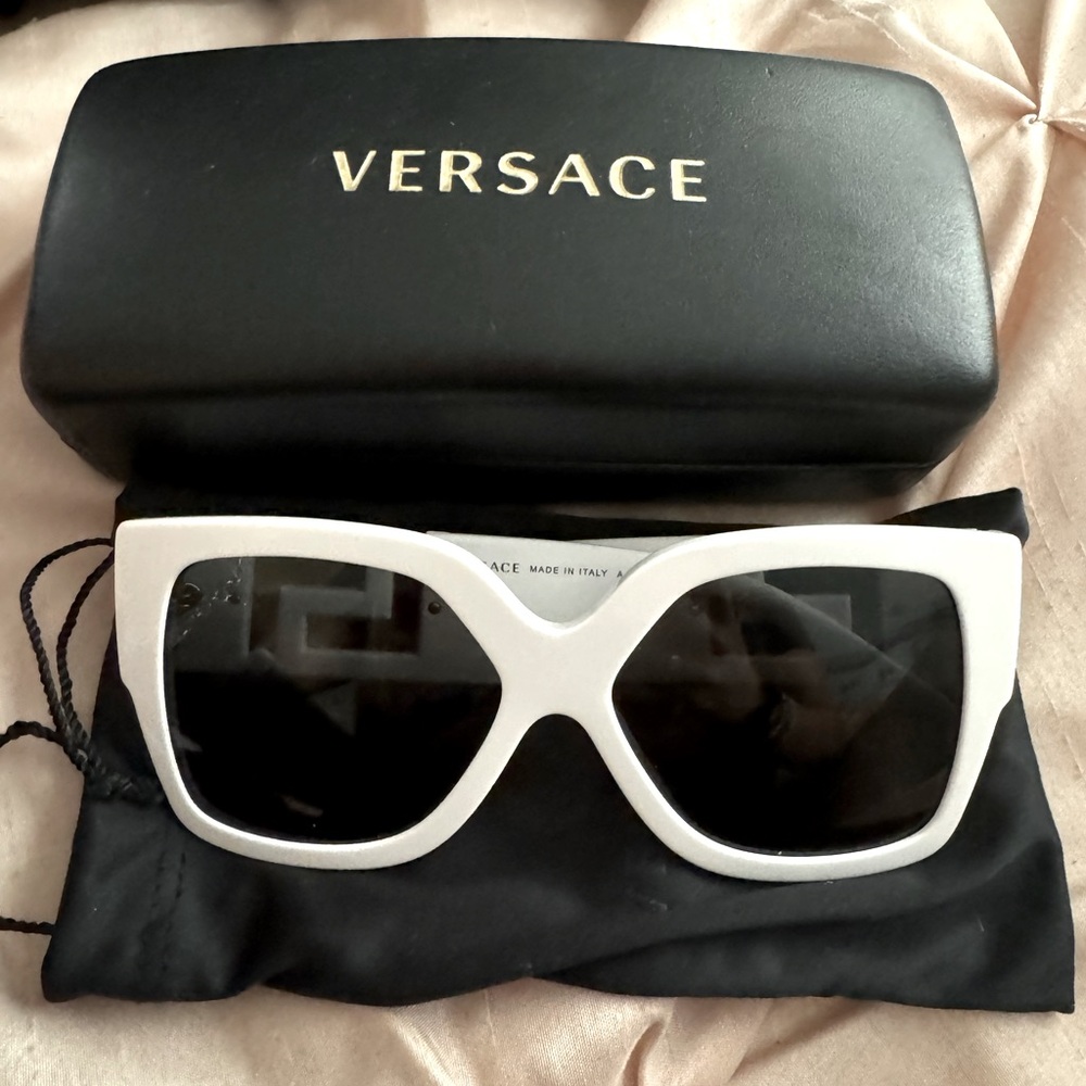 💎🤍Versace Sunglasses 🕶️💎🤍